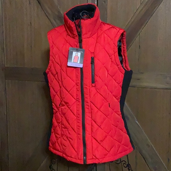 Andrew Marc Jackets & Blazers - Andrew Marc Quilted Vest